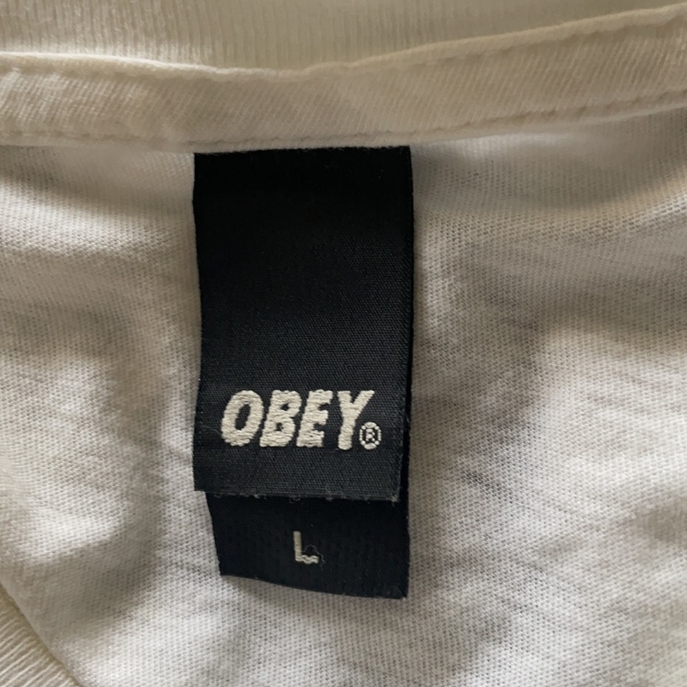 Obey t shirt - Picture 3 of 3